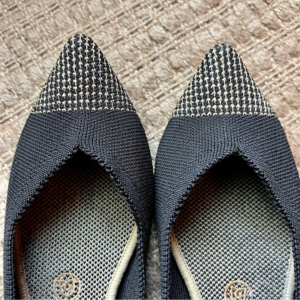 Rothy’s licorice with metallic point, 8.5 - Picture 5 of 14